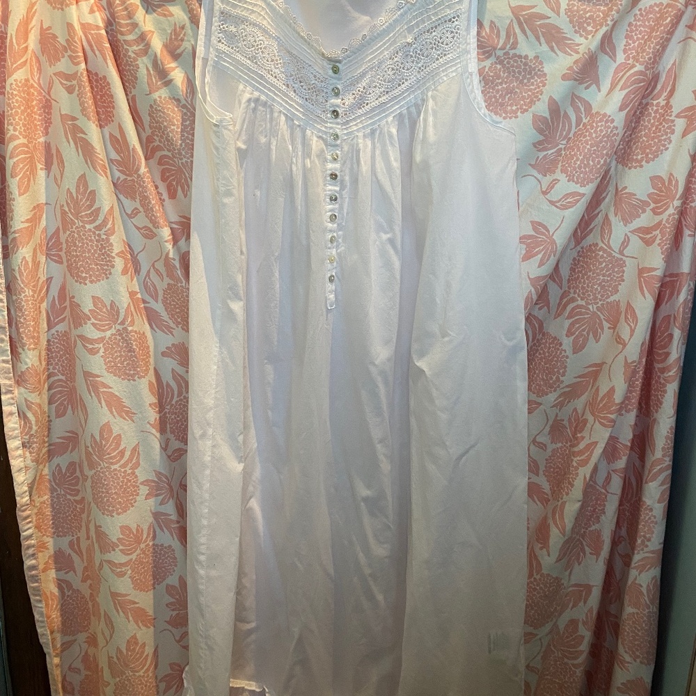Eileen West full length cotton lawn nightgown
